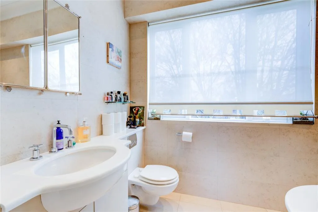2 bedroom penthouse for rent