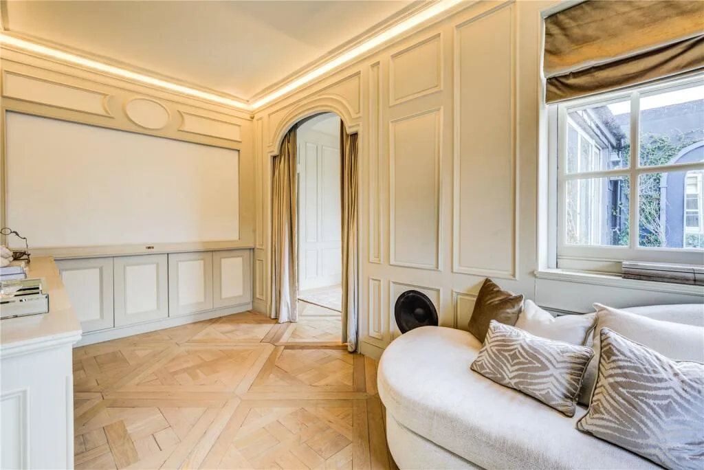 2 bedroom penthouse for rent