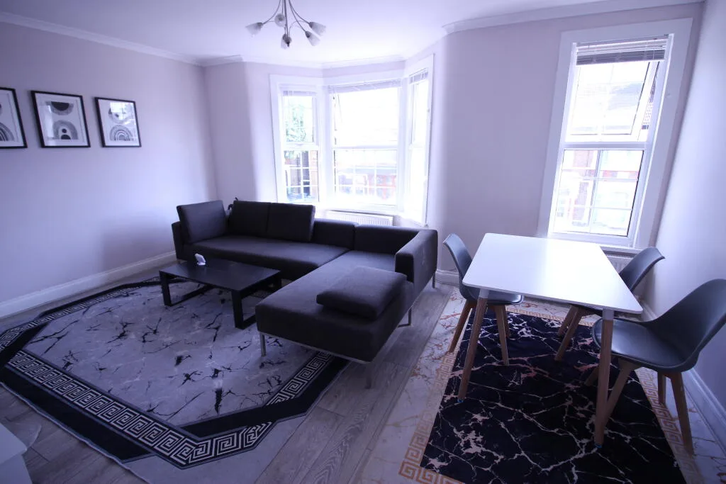 2 bedroom maisonette for rent