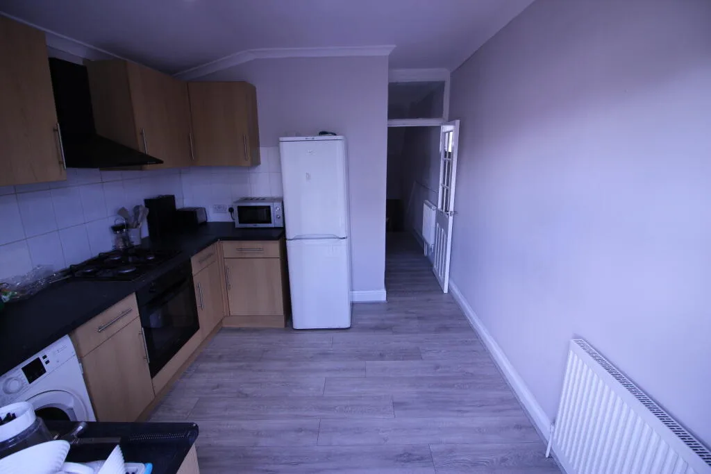 2 bedroom maisonette for rent