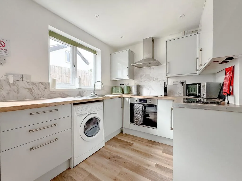 2 bedroom end of terrace house for rent