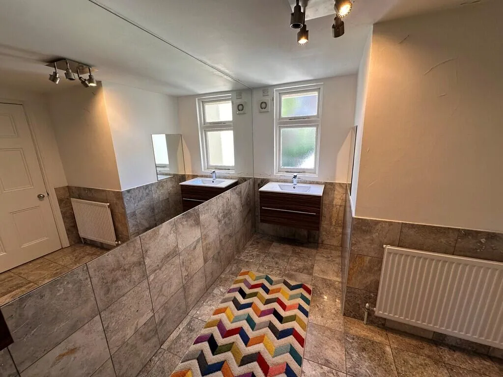 3 bedroom apartment for rent