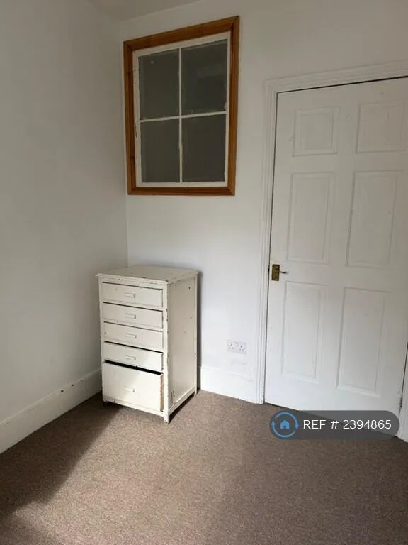 2 bedroom maisonette for rent
