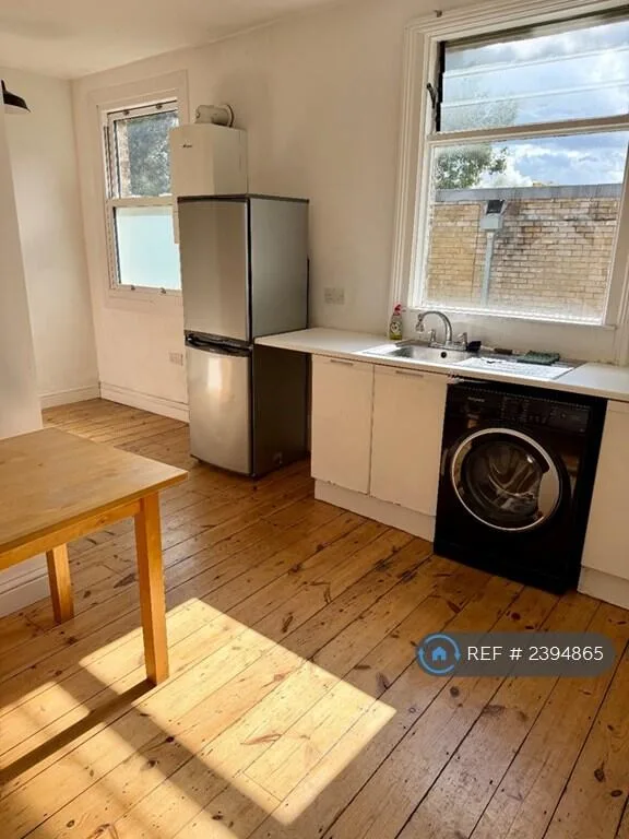 2 bedroom maisonette for rent