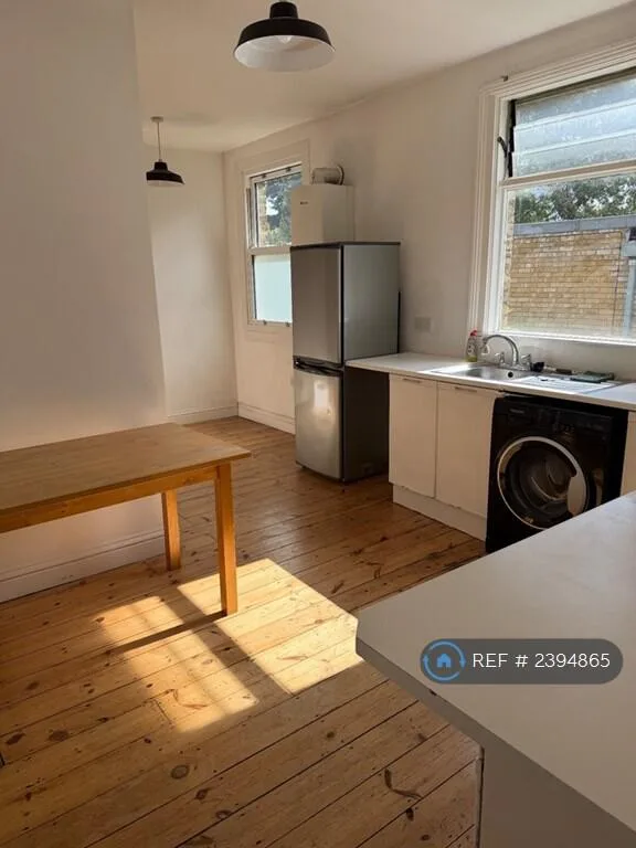 2 bedroom maisonette for rent
