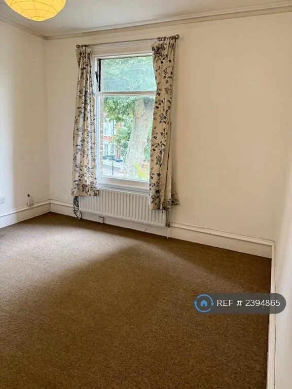 2 bedroom maisonette for rent