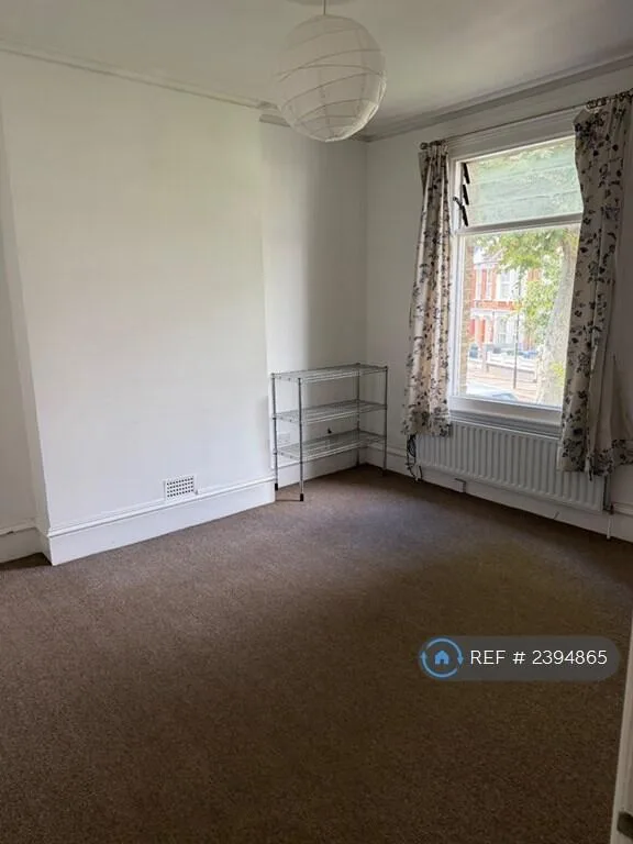 2 bedroom maisonette for rent