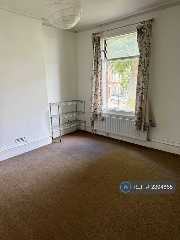 2 bedroom maisonette for rent