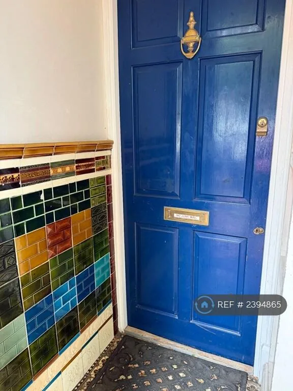 2 bedroom maisonette for rent