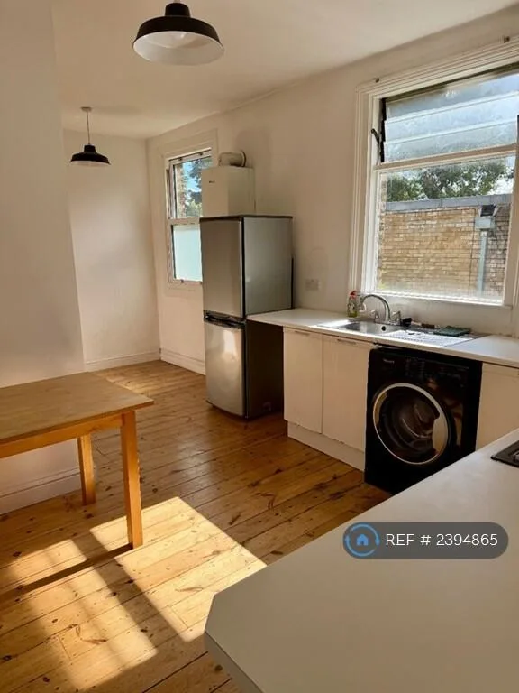 2 bedroom maisonette for rent