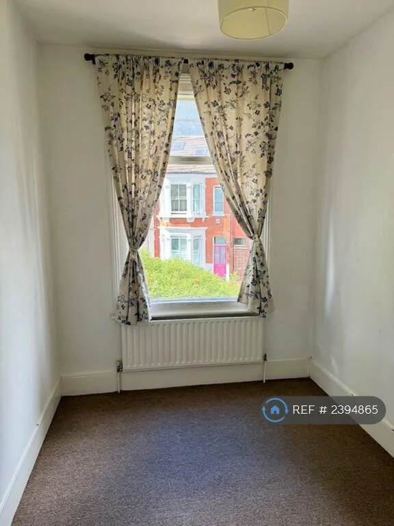 2 bedroom maisonette for rent