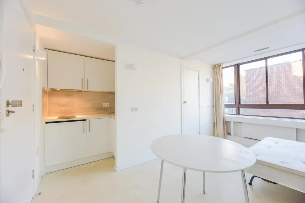 Studio flat for rent