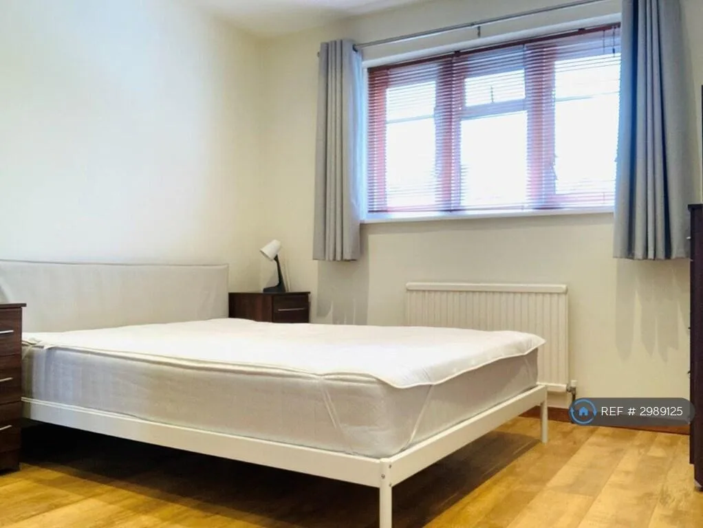 3 bedroom end of terrace house for rent