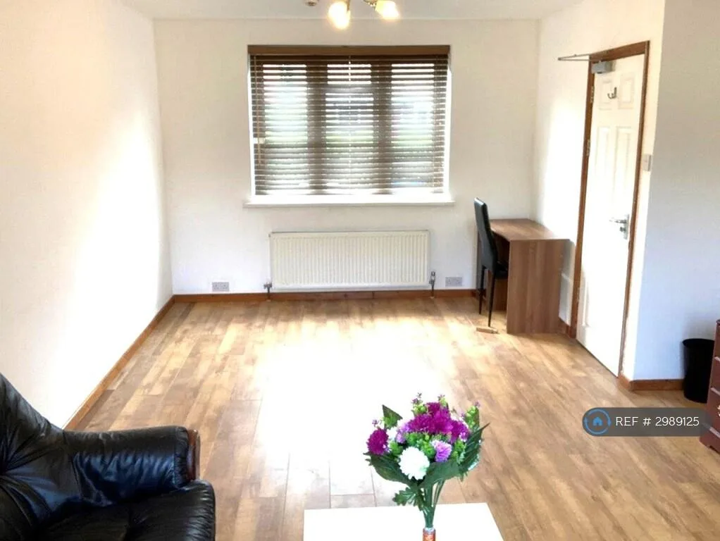 3 bedroom end of terrace house for rent