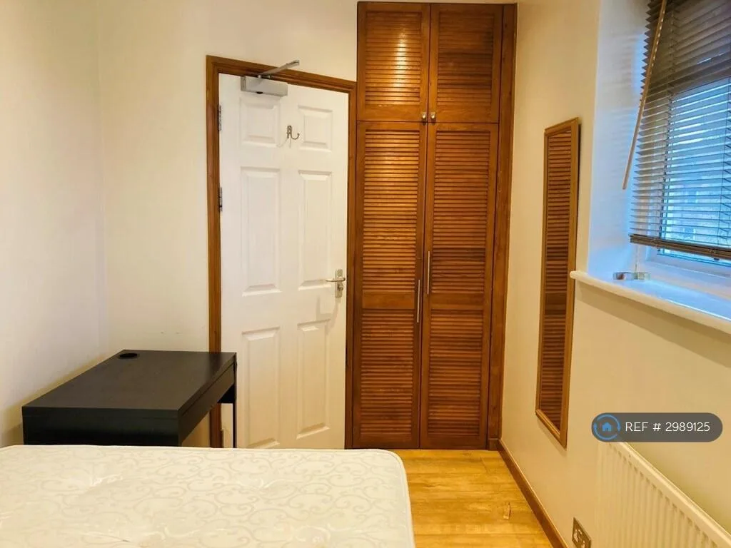 3 bedroom end of terrace house for rent