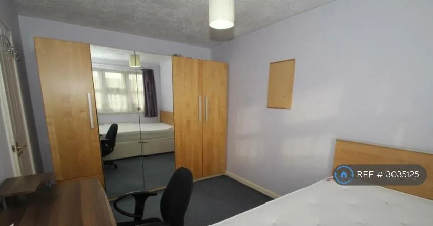 3 bedroom end of terrace house for rent