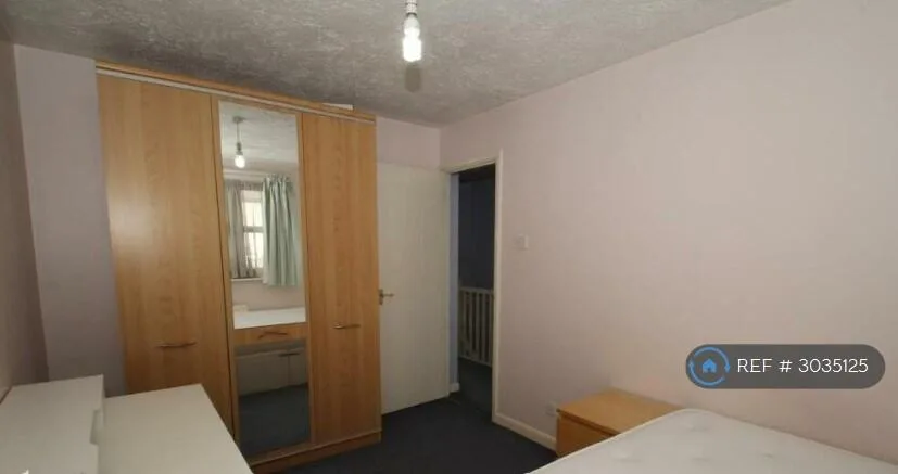 3 bedroom end of terrace house for rent