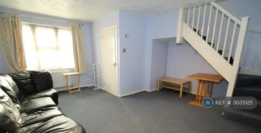 3 bedroom end of terrace house for rent
