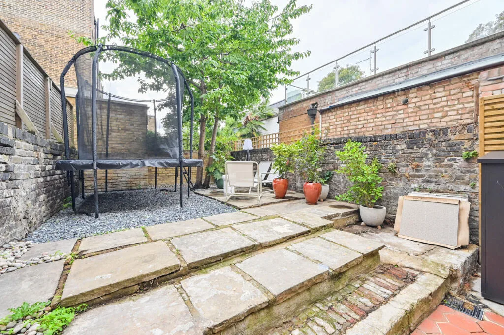 2 bedroom terraced house for rent
