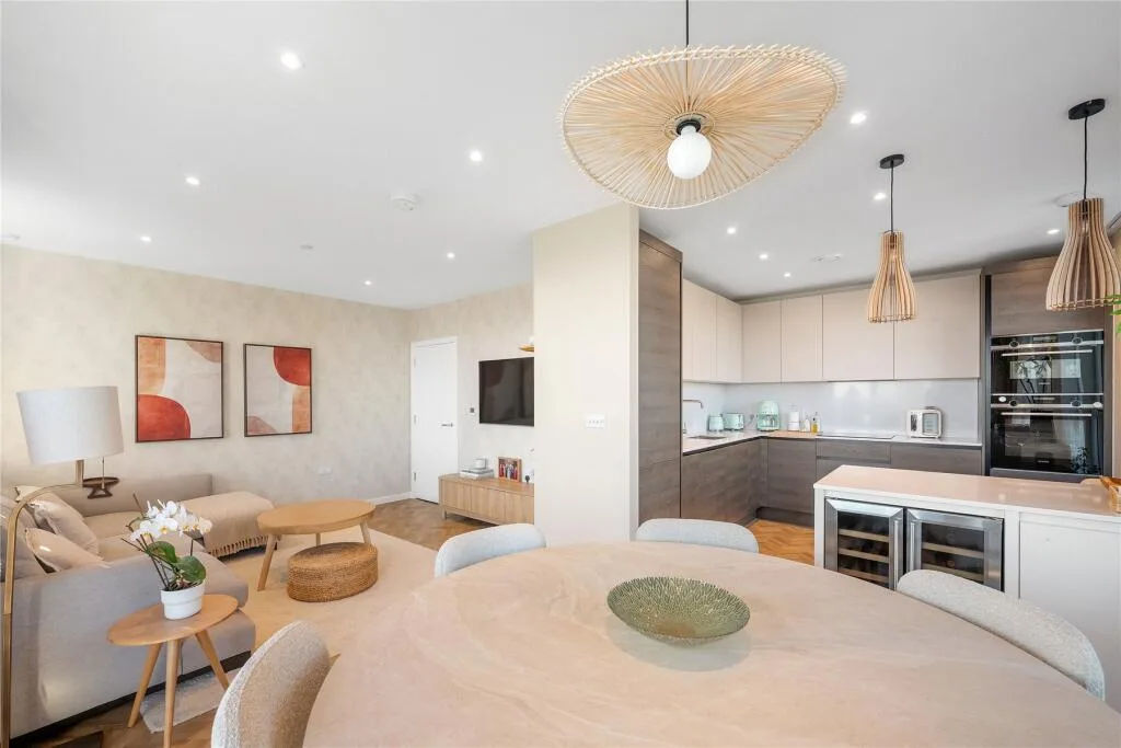 3 bedroom flat for rent