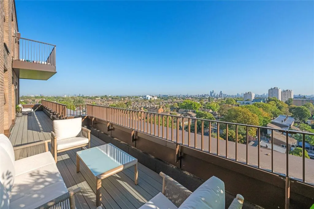 3 bedroom flat for rent