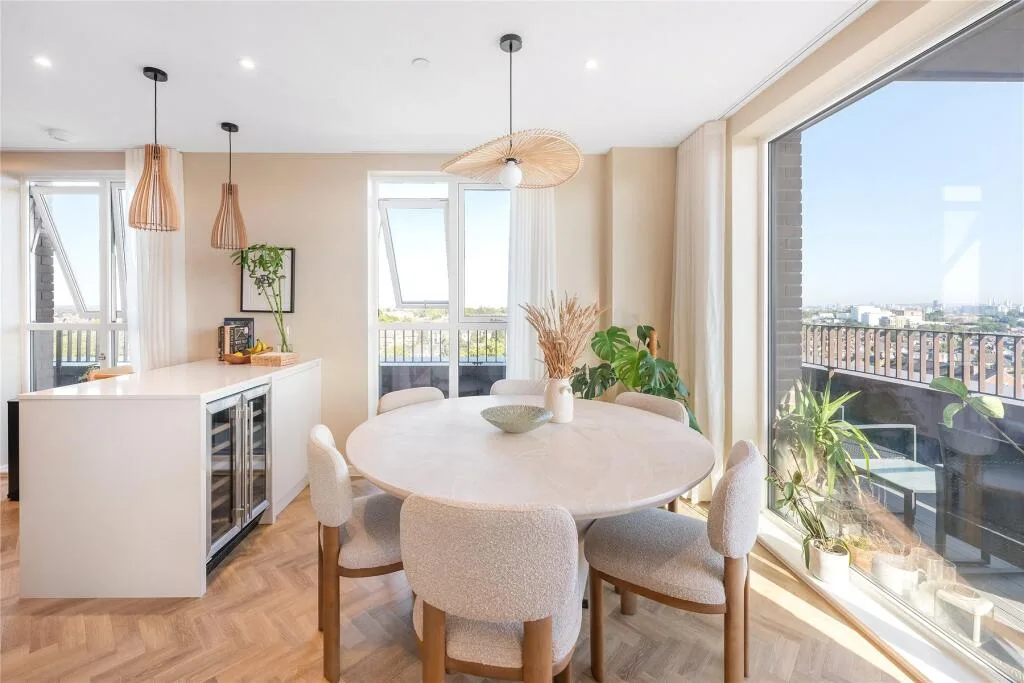 3 bedroom flat for rent