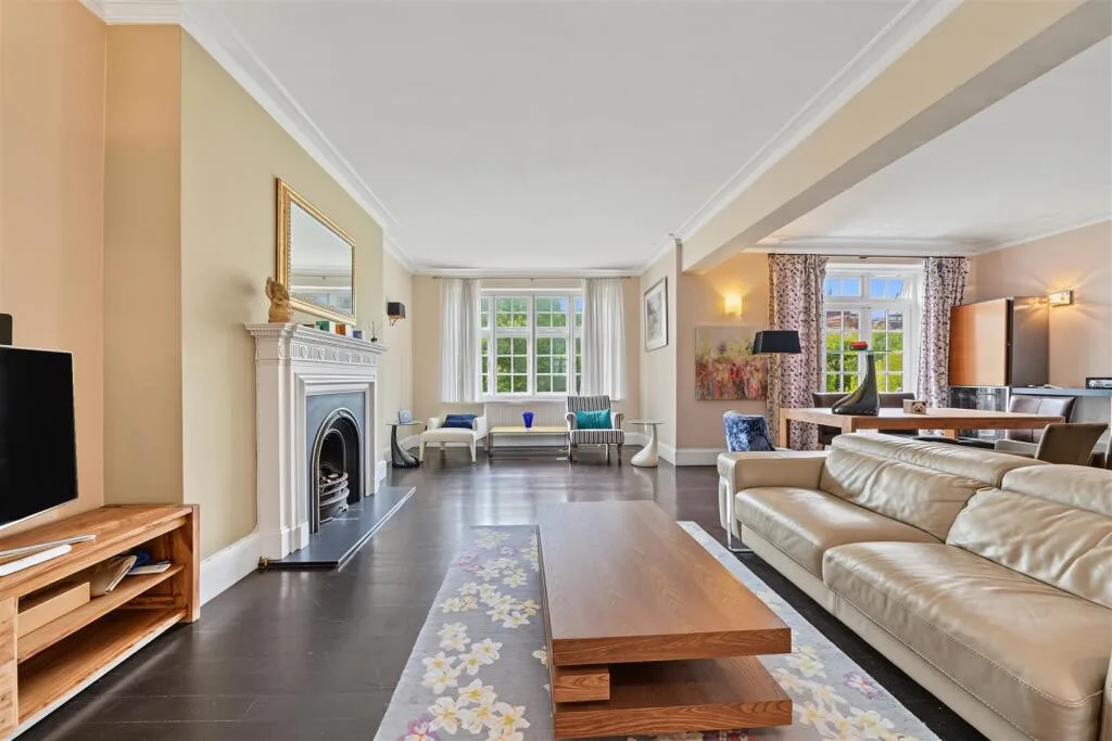 3 bedroom flat for rent