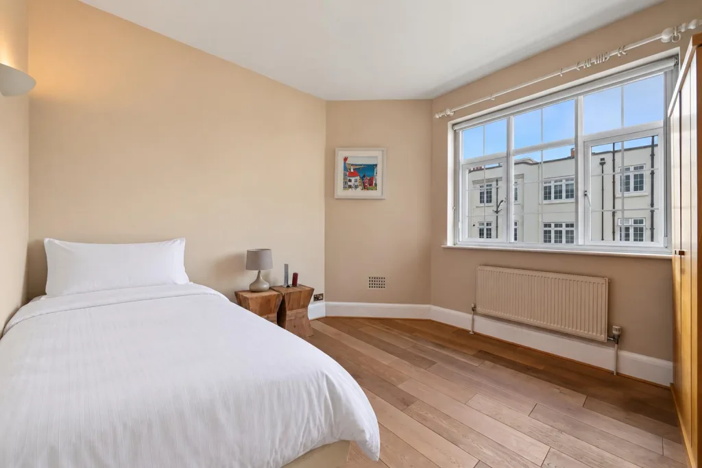 3 bedroom flat for rent