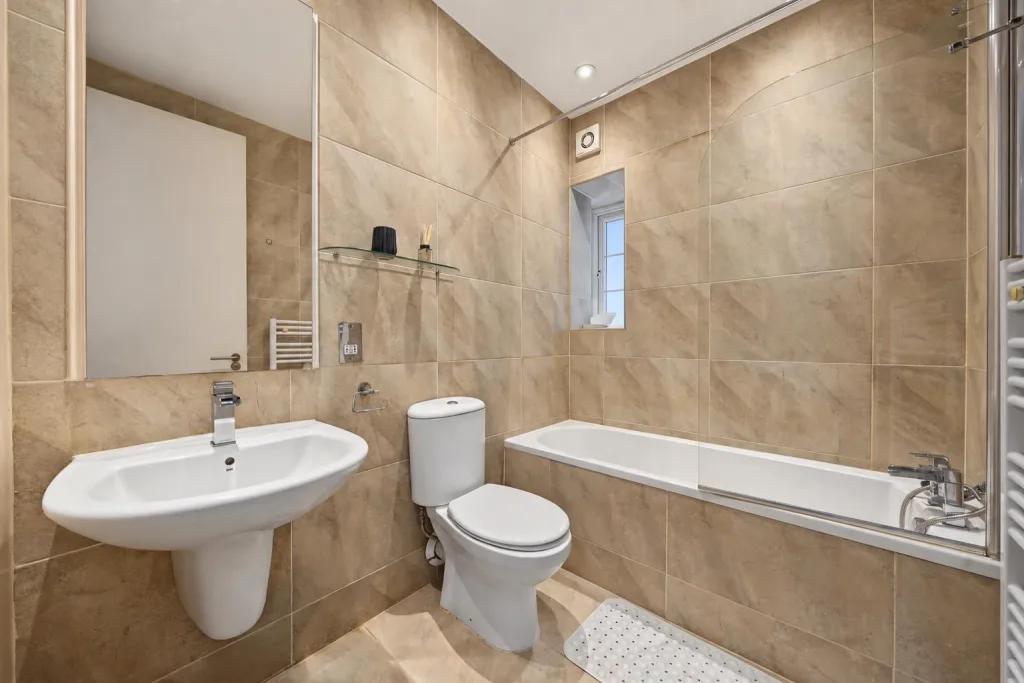3 bedroom flat for rent