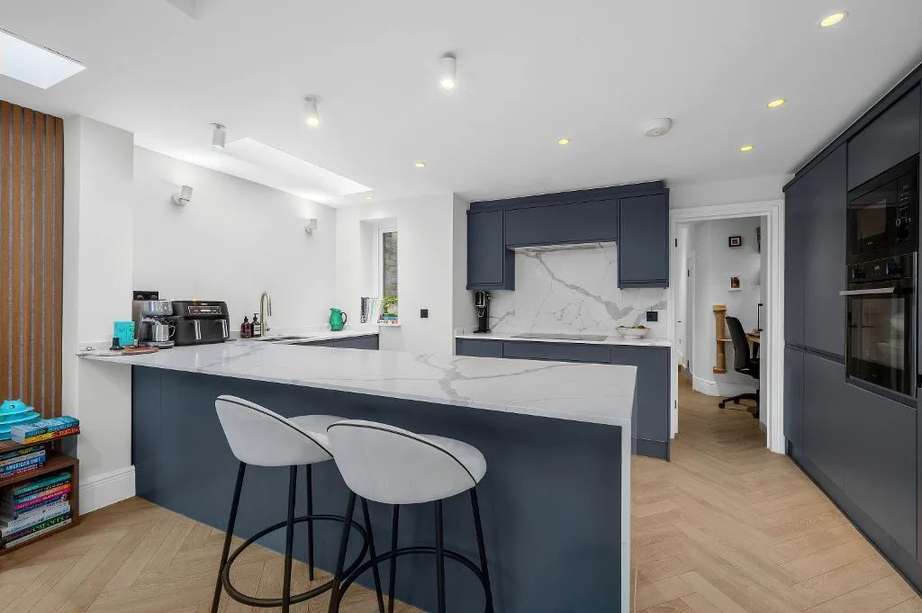 2 bedroom maisonette for rent
