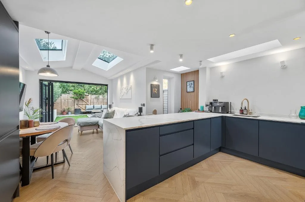 2 bedroom maisonette for rent