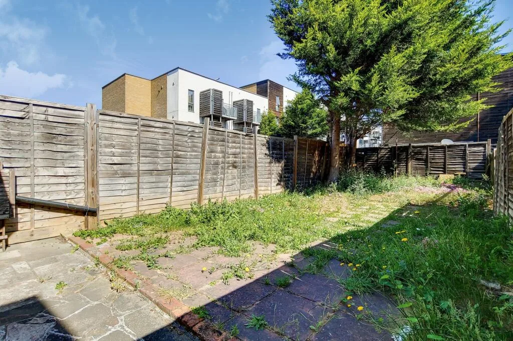 2 bedroom ground floor flat for rent