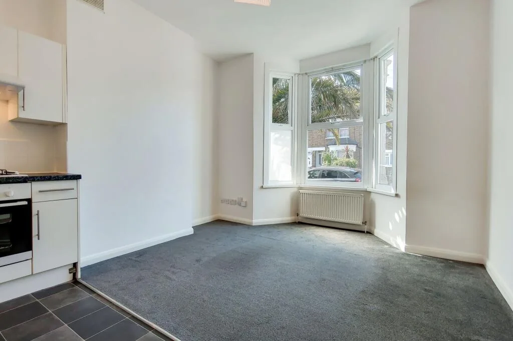 2 bedroom ground floor flat for rent