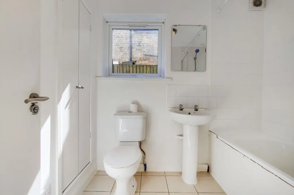 2 bedroom ground floor flat for rent