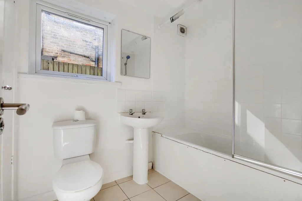 2 bedroom ground floor flat for rent