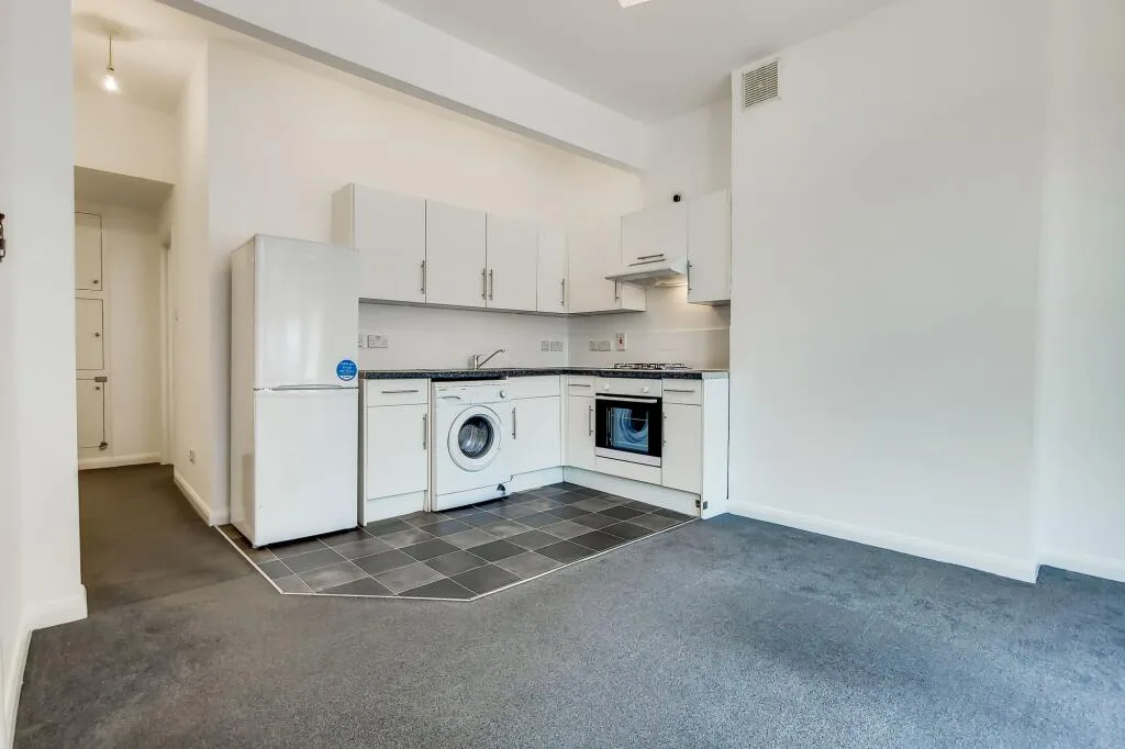2 bedroom ground floor flat for rent