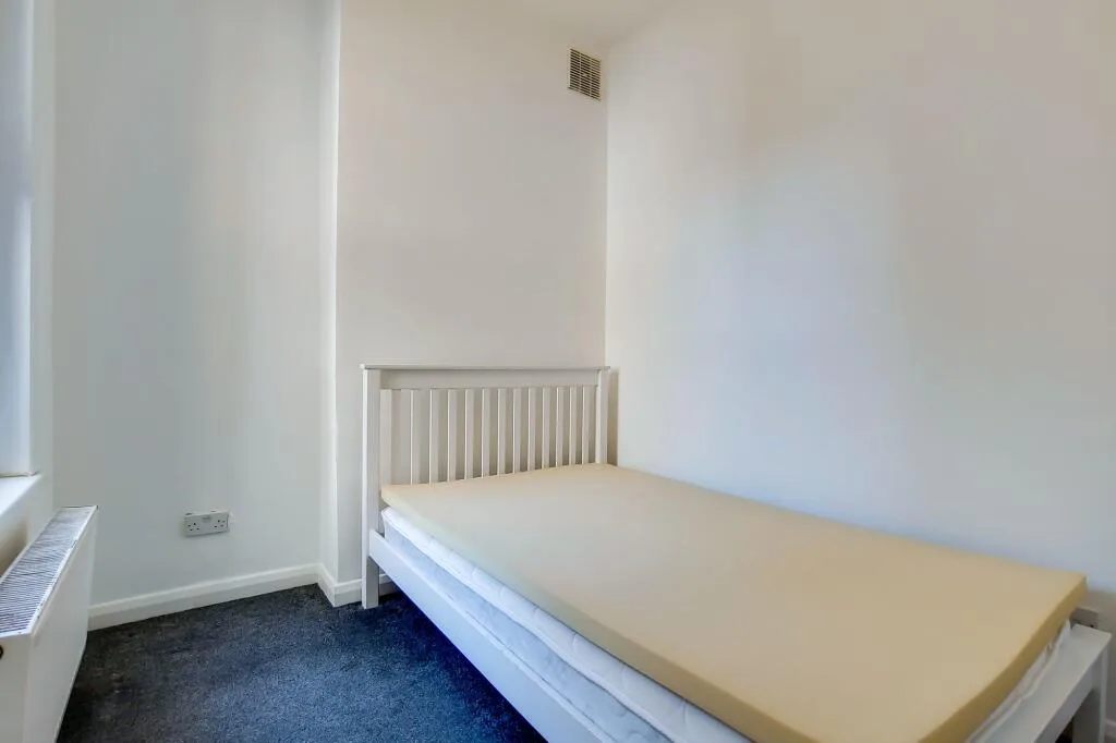 2 bedroom ground floor flat for rent