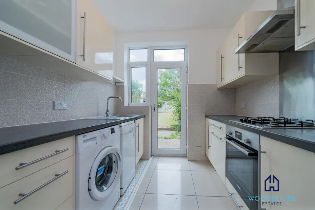 3 bedroom semi-detached house for rent