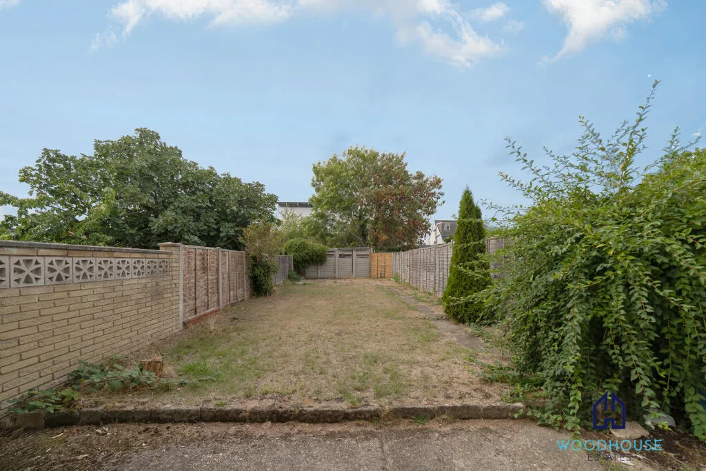 3 bedroom semi-detached house for rent