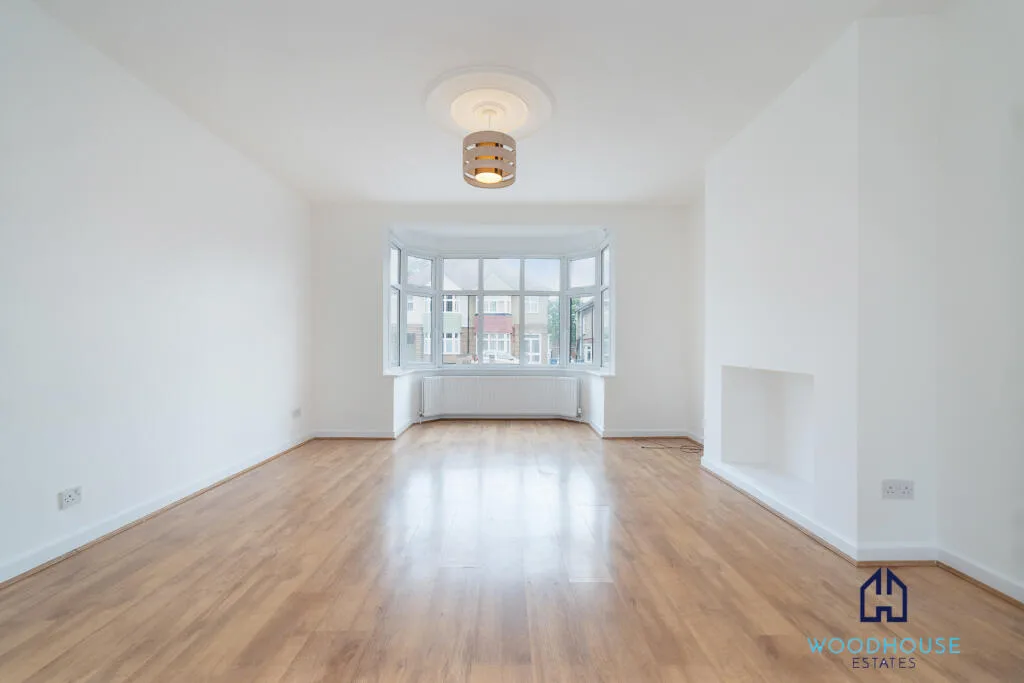 3 bedroom semi-detached house for rent