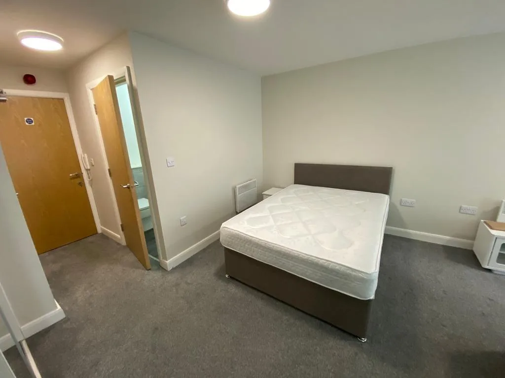 Studio flat for rent