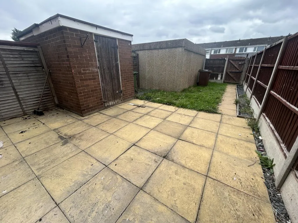 3 bedroom end of terrace house for rent