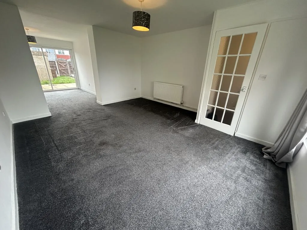 3 bedroom end of terrace house for rent