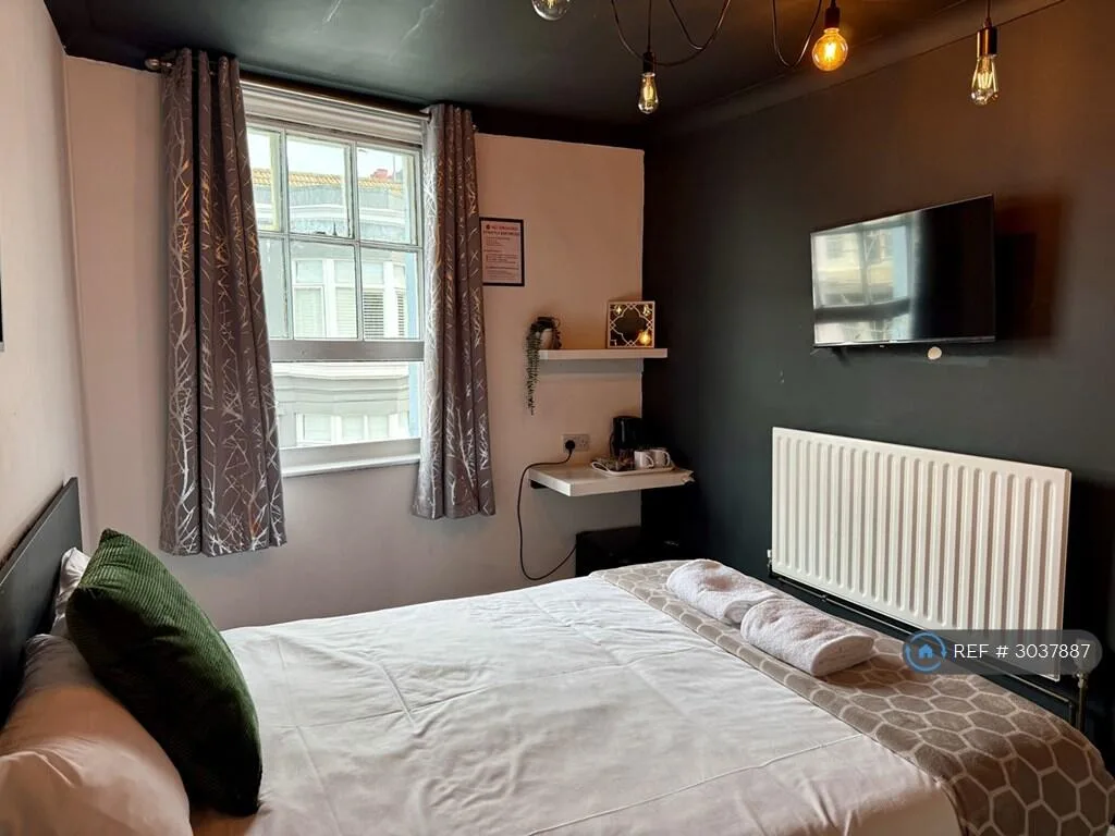 Studio flat for rent