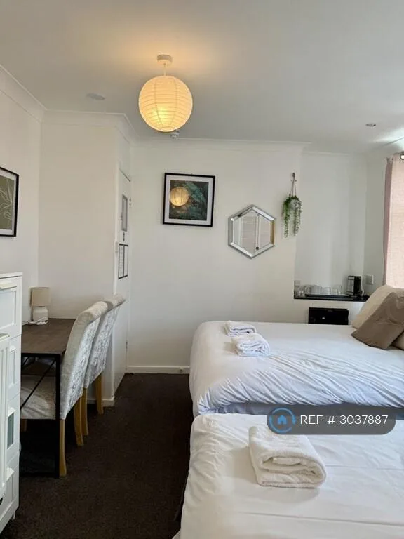 Studio flat for rent