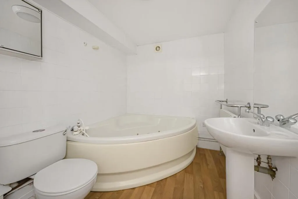 3 bedroom flat for rent