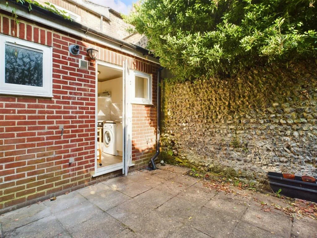 2 bedroom terraced house for rent