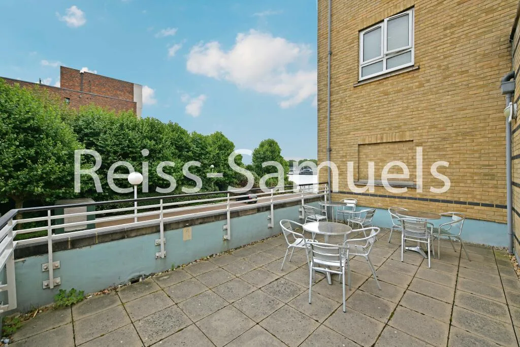 5 bedroom terraced house for rent