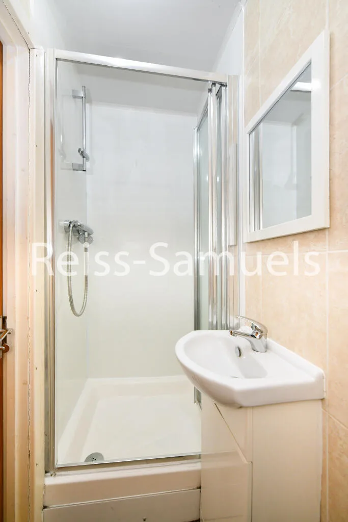 5 bedroom terraced house for rent
