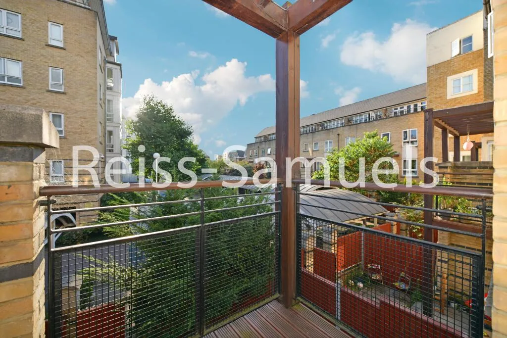 5 bedroom terraced house for rent